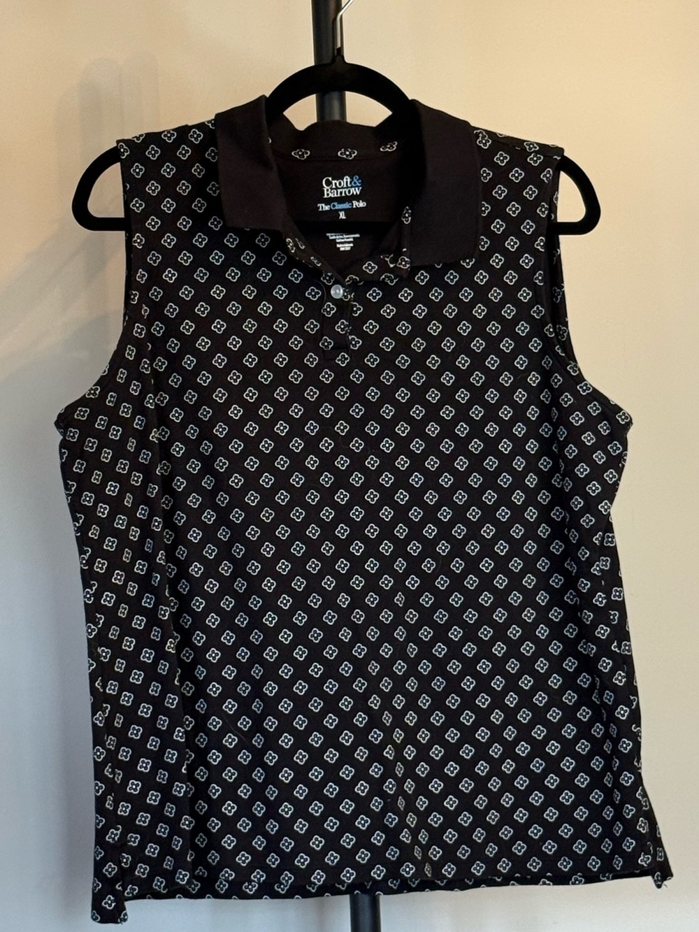 3/$10. croft & barrow Black Sleeveless Polo Tank with White Geometric Print